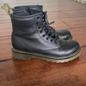 Black Dr.marten boots